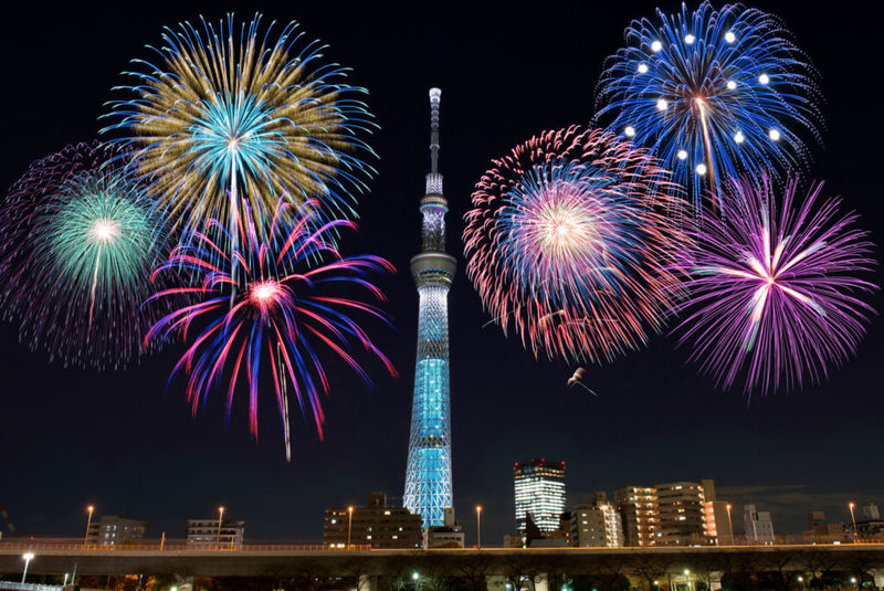 スカイツリーと花火大会イメージ